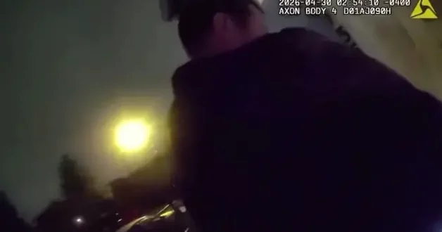 Kapıyı açtıkları anda cehennemi yaşadılar: Polislerin müdahale ettiği ev havaya uçtu