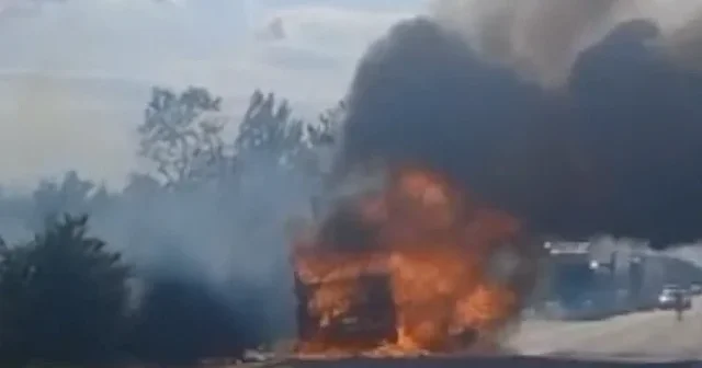 Edirne de nişasta yüklü tırda yangın çıktı: Kullanılamaz hale geldi VİDEO İZLE