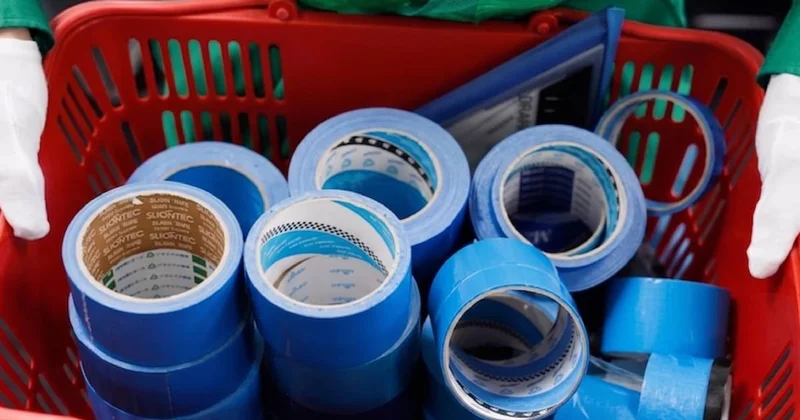 Koli bandıyla yaptığı tabela hayatını değiştirdi: Dev markalar peşine düştü Sözcü Gazetesi