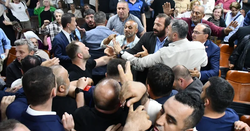 Akçakoca da belediye CHP den AKP ye geçti; seçim sonrası kavga çıktı Sözcü Gazetesi