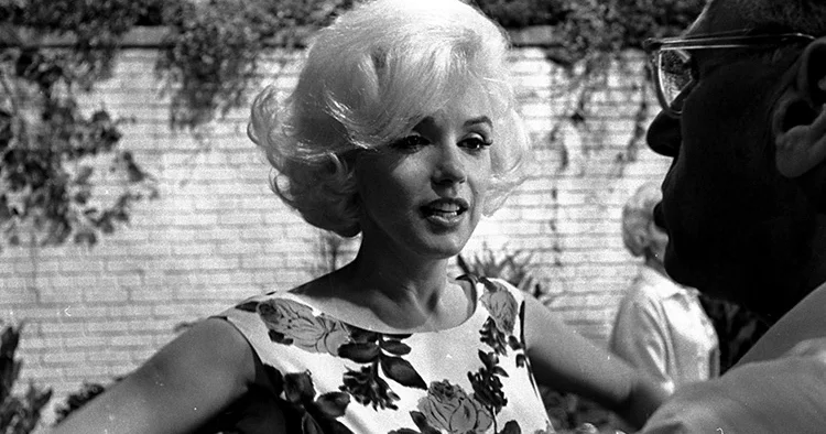 Göğüs röntgeni, mezarı ve Kardashian’lar: Marilyn Monroe 100. yaşında hâlâ sömürülüyor mu?
