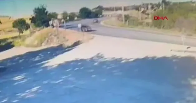 Adıyaman da 18 yaşındaki gencin bariyerlere çarparak öldüğü kazanın görüntüleri ortaya çıktı