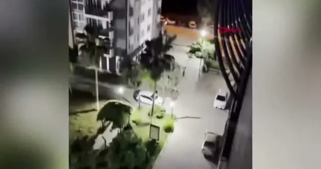 Adana da komşusu ile tartışan şahıs, bahçeye çıkıp kurşun yağdırdı