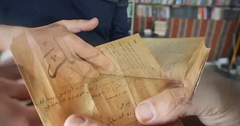 Erzurum da heyecanlandıran keşif! Kapağını açan gözlerine inanamadı: Değer biçen yok