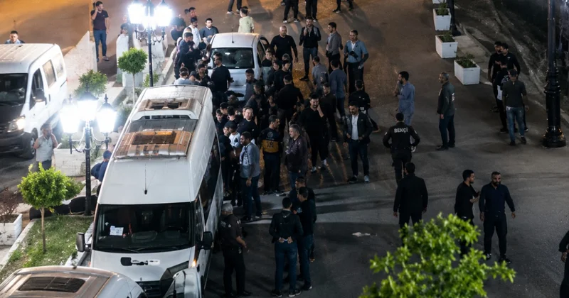 Kına gecesinin tadı kaçtı: İki aile bıçak ve sopalarla birbirine girdi Sözcü Gazetesi