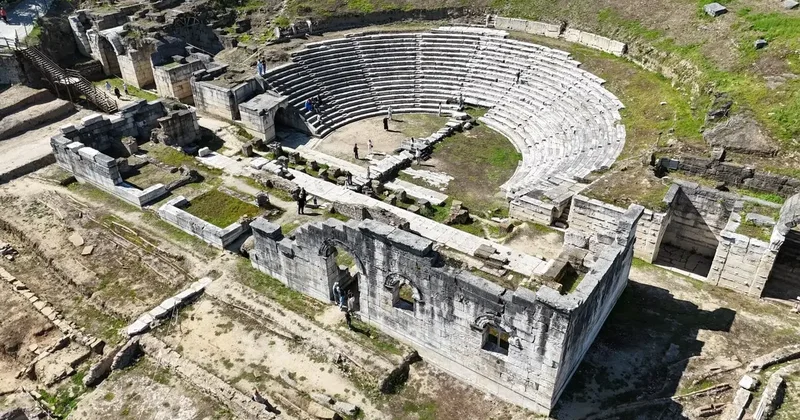 Konuralp Antik Tiyatrosu 14 bin ziyaretçi ağırladı
