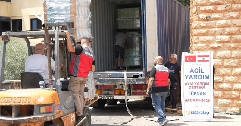 Türkiye’den Lübnan’a 30 konteynerlik insani yardım malzemesi