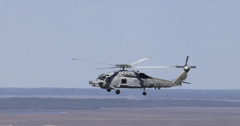 ABD helikopteri Umman Denizi ne acil iniş yaptı: 1 kişi kayıp
