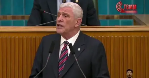 Müsavat Dervişoğlu da Kur’an ı Kerim’le alay edenlere destek verdi!