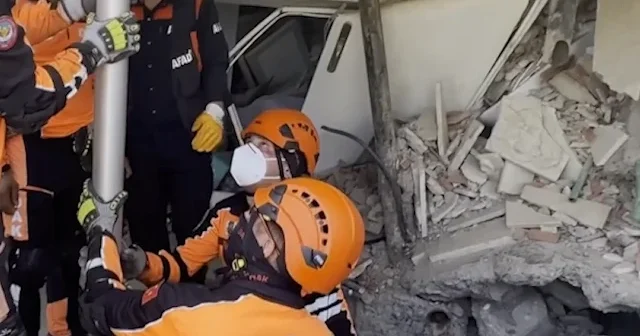 Mesafe tanımayan yardım eli: TSK ve AFAD depremle sarsılan Venezuela’da enkaz altında can arıyor VİDEO İZLE