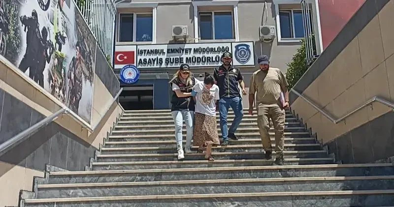 İstanbul da kesinleşmiş hapis cezası hamileliği nedeniyle ertelenen firari yakalandı; 8 inci çocuğuna hamile olduğu ortaya çıktı