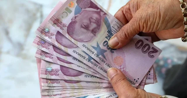 Memur ve emeklinin zammı netleşiyor: Milyonların gözü cuma günü açıklanacak verilerde VİDEO İZLE