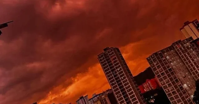 Dev depremlerin ardından Venezuela da gökyüzü kan kırmızısı renge büründü VİDEO İZLE