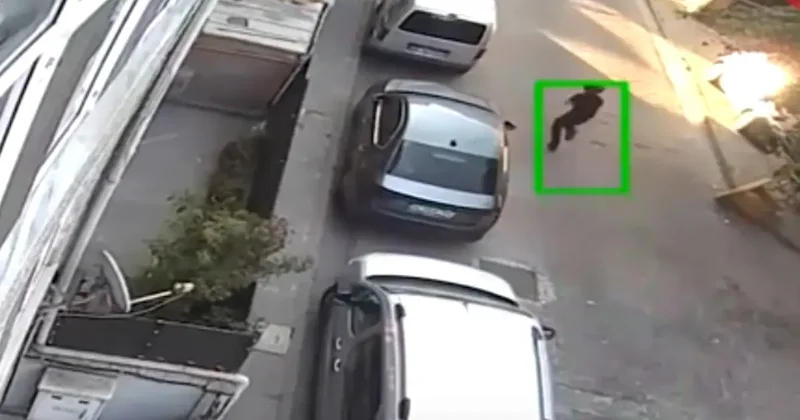 Kanlı pusu! Kasklı saldırgan kurşun yağdırdı, yardım çığlıkları mahalleyi inletti