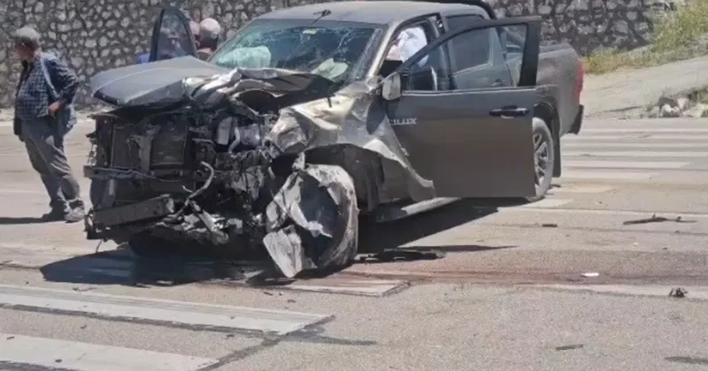 Malatya’da iki pikap çarpıştı: 3 yaralı