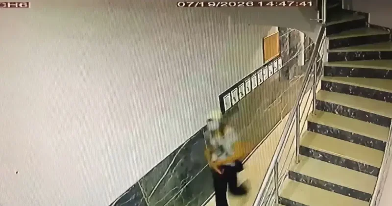 Zeytinburnu’nda kapının göbek kilidini kırıp evi soydular: 3 şüpheli tutuklandı