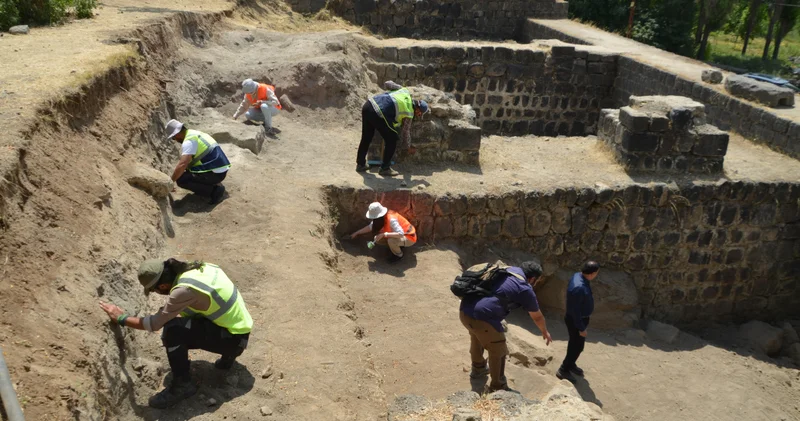 Malazgirt teki arkeolojik buluntular bölgenin tarihine ışık tutuyor