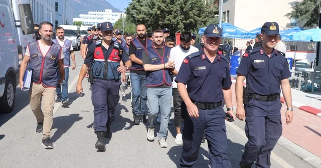 Dolandırıcılar 4 milyon liralık altını, Günlük dolgun ücretli iş ilanıyla buldukları kuryeye aldırmış Denizli Haberleri Habertürk Yerel Haberler