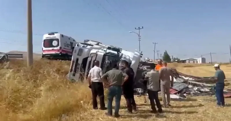 Elazığ’da kamyon yat yattı: Faciadan dönüldü