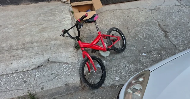 Eskişehir de otomobile yandan çarpan bisikletli çocuk yaralandı Otomobil sürücüsü, bisikletli çocuğun aniden yola fırladığını iddia etti Eskişehir Haberleri Habertürk Yerel Haberler