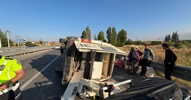 Tarım işçilerini taşıyan minibüs devrildi: 2 si ağır 14 yaralı Konya Haberleri Habertürk Yerel Haberler