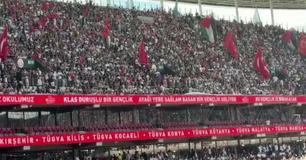 Rams Park ta 50 bin öğrenci salavat getirdi