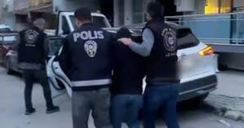 Son dakika: İzmir de sosyal medyada suç örgütü propagandası yaptığı iddia edilen 3 şüpheli tutuklandı