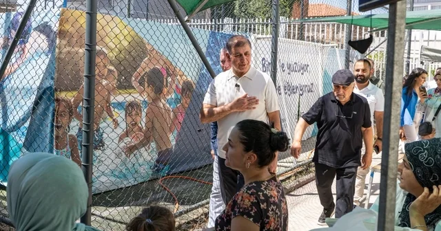 İlk kez havuzla tanışan çocukların sevincine Başkan Tugay ortak oldu İzmir Haberleri Habertürk Yerel Haberler