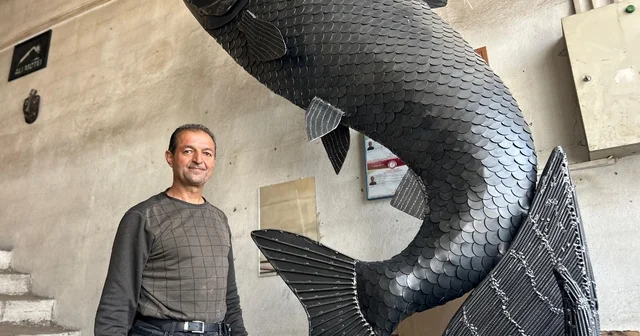 İranlı sanatçı atık metalden inci kefali tasarladı Atık metaller usta ellerde sanat eserine dönüşüyor Van Haberleri Habertürk Yerel Haberler