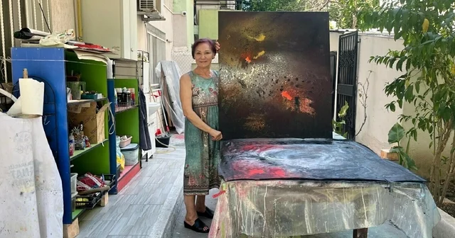 Emekli öğretmen, evinin bahçesini sanat atölyesine çevirdi İzmir Haberleri Habertürk Yerel Haberler