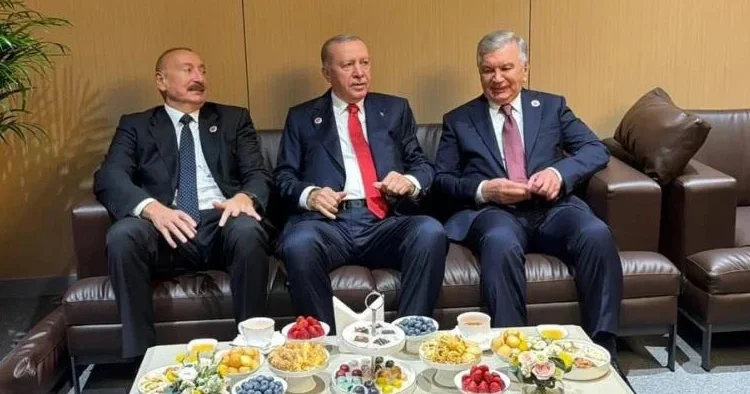 Cumhurbaşkanı Erdoğan, Aliyev ve Mirziyoyev ile bir araya geldi