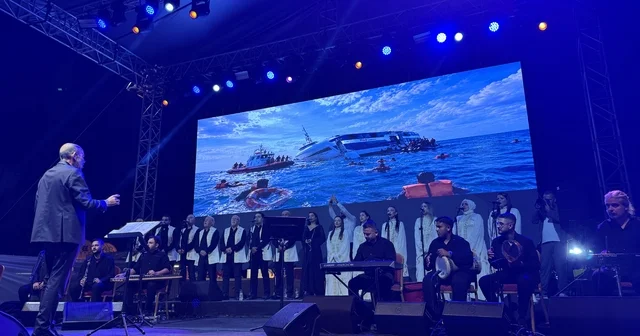Fuar38 de Hatay Medeniyetler Korosu rüzgarı esti Başkan Çolakbayrakdar: Şehrin belleğinde oluşmuş olan bu fuar kültürünün ne denli köklü bir yer ettiğini burada görmüş olduk Kayseri Haberleri Habertürk Yerel Haberler