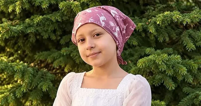 Lösemiden hayatını kaybeden 9 yaşındaki Ada, balonlarla son yolculuğuna uğurlandı