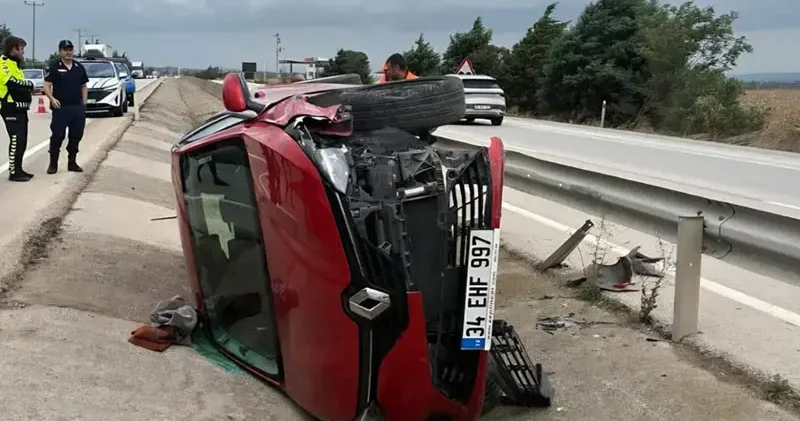 Bursa da otomobil yol kenarındaki kanala düştü : 1 yaralı