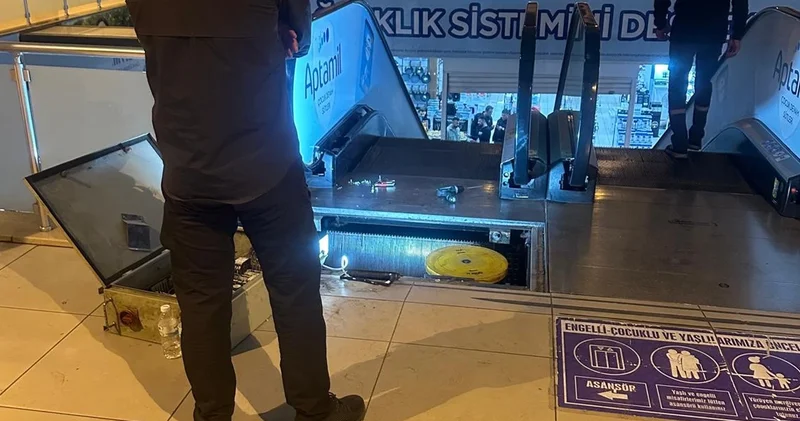 Batman da yürüyen merdiven faciası! Parmağını kopardı