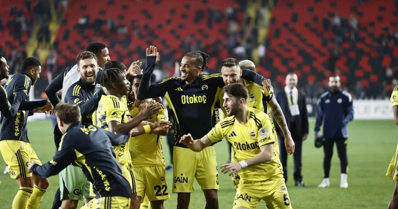 Biri Fener i gözetliyor! Derbide yıldızlara yakın takip Sözcü Gazetesi