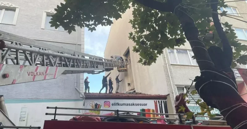 Polisten kaçmaya çalışırken baca boşluğuna sıkıştı