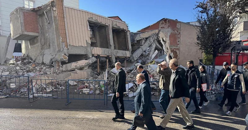 Kocaeli de çöken binanın bulunduğu bölgeyle ilgili yol haritası belirlendi