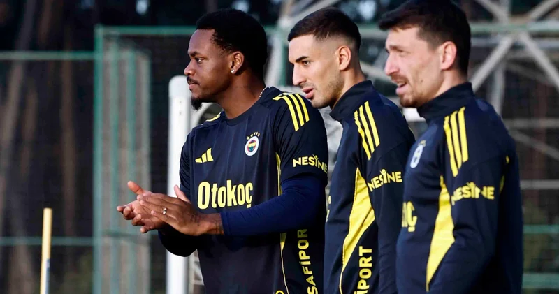 Fenerbahçe, Beşiktaş derbisi için kampa girdi