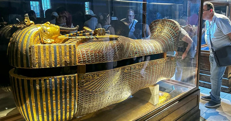 Tutankhamun’un mezarı ilk kez tamamen sergileniyor