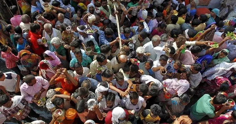 Hindistan da tapınakta izdiham: 12 ölü