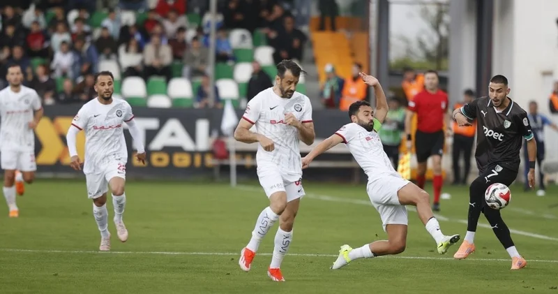 İlk maçında takımı 4 yedi yine de iddiasından vazgeçmedi: Her şey Fatih Terim in gözünün önünde oldu