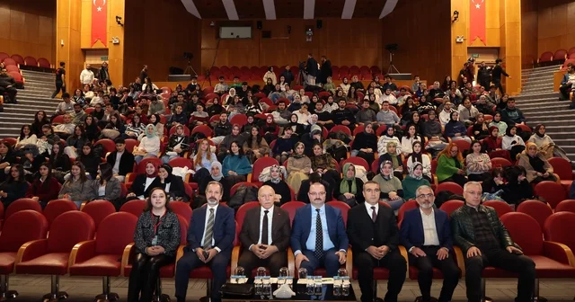 TEDXATATÜRKUNİVERSİTY Perde temasıyla katılımcılarla buluştu Erzurum Haberleri