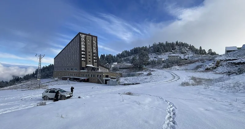 Bolu’nun zirveleri beyaza büründü: Kar kalınlığı 10 santimetreye ulaştı
