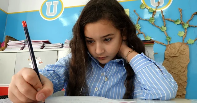 Matematik şampiyonu Lina, Singapur yolcusu Trabzon Haberleri