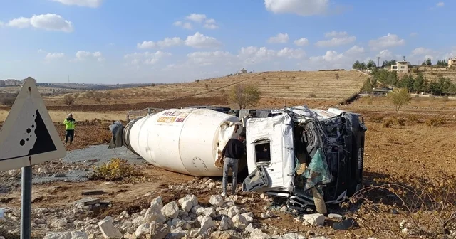 Mardin de devrilen beton mikserinin sürücüsü yaralandı Mardin Haberleri