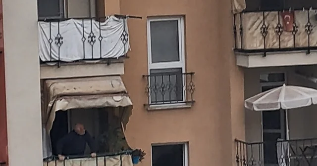 İtfaiye eri kendi hava maskesini, yangında mahsur kalan kişiye vererek kurtardı Kocaeli Haberleri