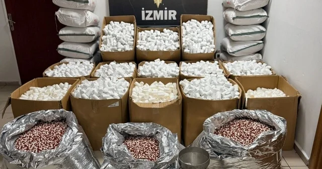 İzmir de rekor düzeyde uyuşturucu hap operasyonu: 2,3 milyon adet ele geçirildi İzmir Haberleri