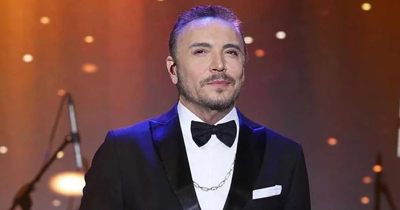 Cenk Eren in sahne kazası: Kendi kaşımı patlattım