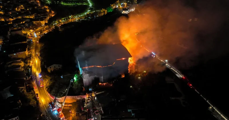 İstanbul da metruk binada yangın